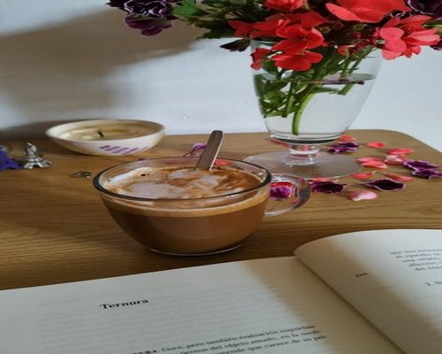 Café y pausa en la mañana